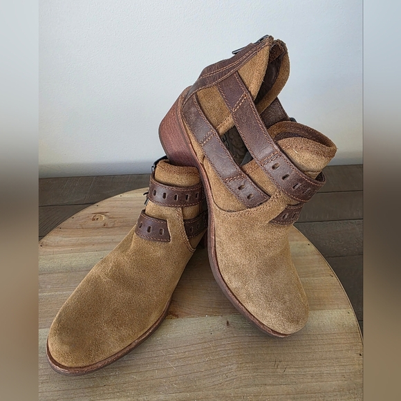 UGG Tan Suede Patsy Chestnut Buckle Ankle Booties- Womens SZ 6 - Picture 7 of 11